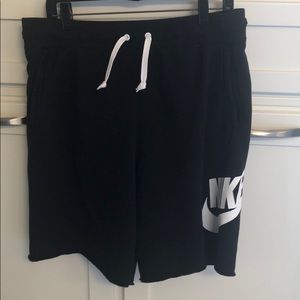 Men's Nike fleece black shorts sz. Large